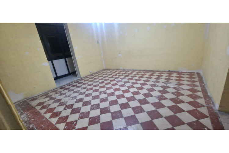 1 Bedroom Maisonette For Sale